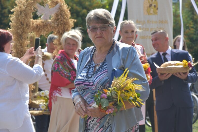  Dożynki parafialne w Lipcach Reymontowskich 