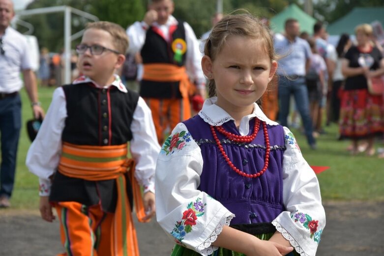  Dożynki powiatowe 2022: Korowód ulicami Głuchowa 