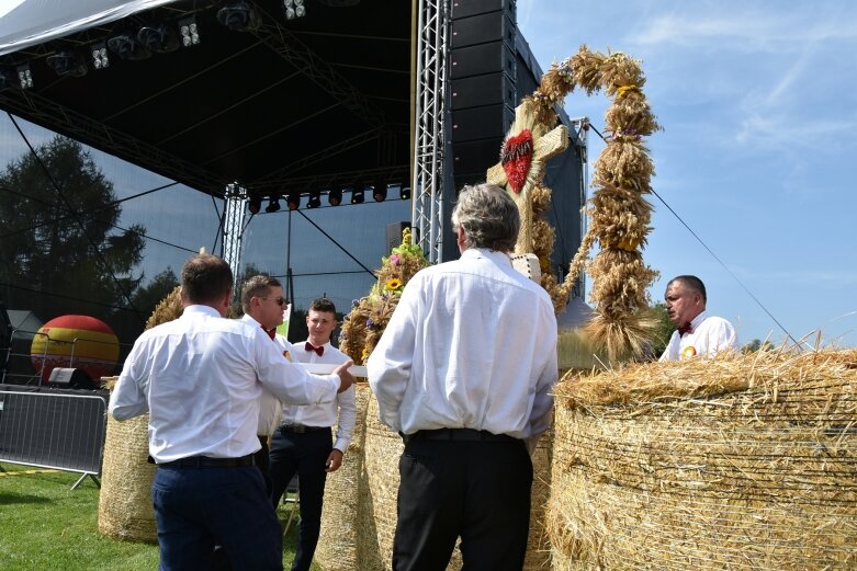  Dożynki Powiatowe w Woli Pękoszewskiej 