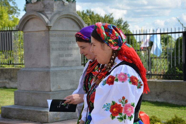  Dożynkowego chleba i miodu starczyło dla wszystkich  