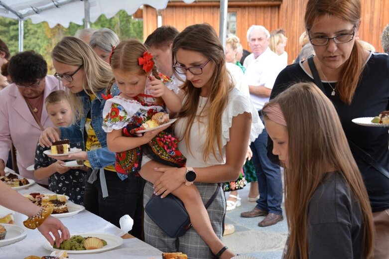  Dożynkowego chleba i miodu starczyło dla wszystkich  