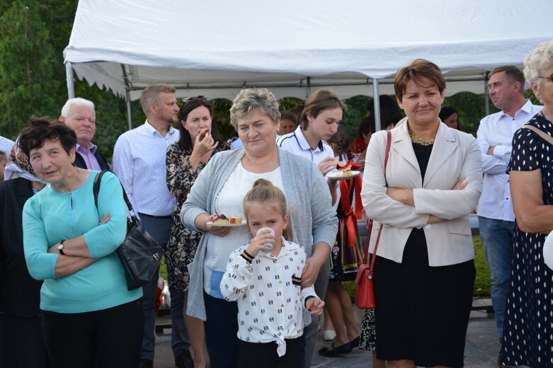  Dożynkowego chleba i miodu starczyło dla wszystkich  