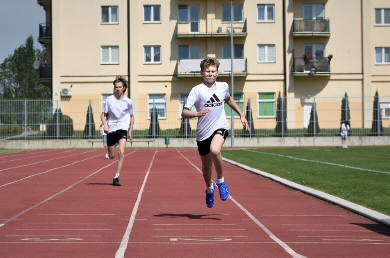  Drużynowa lekka atletyka na stadionie przy ulicy Tetmajera 