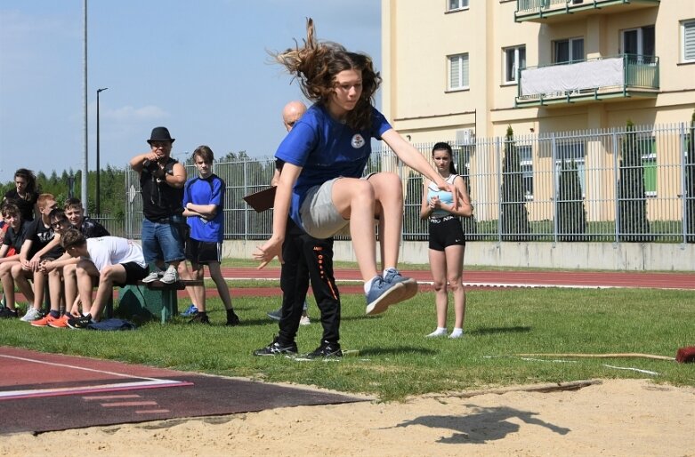  Drużynowa lekka atletyka na stadionie przy ulicy Tetmajera 