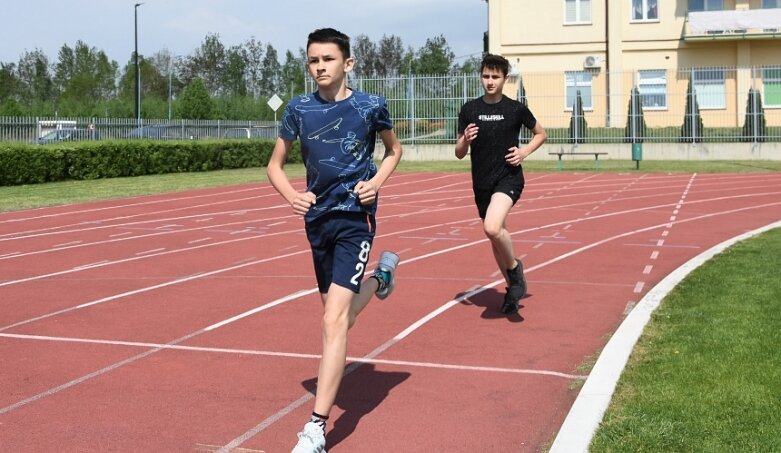  Drużynowa lekka atletyka na stadionie przy ulicy Tetmajera 