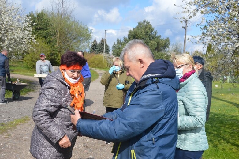  Działkowcy ruszyli na pomoc przyrodzie 