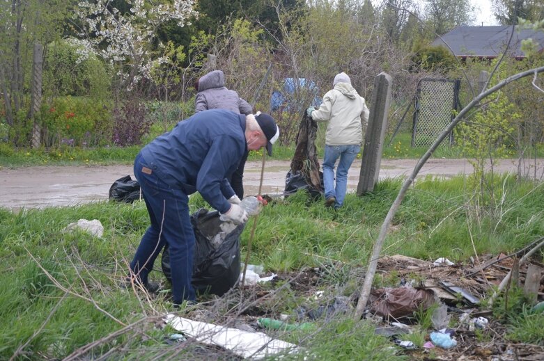  Działkowcy ruszyli na pomoc przyrodzie 