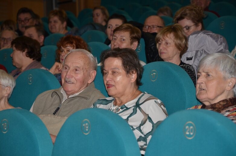  Dzieci z Przedszkola numer 8 w Skierniewicach zagrały dla swoich babć i dziadków 