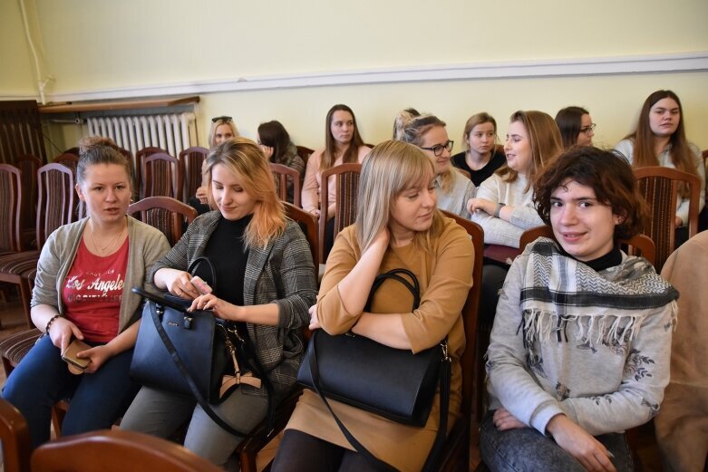  Dziecko w świecie zagrożeń na konferencji 