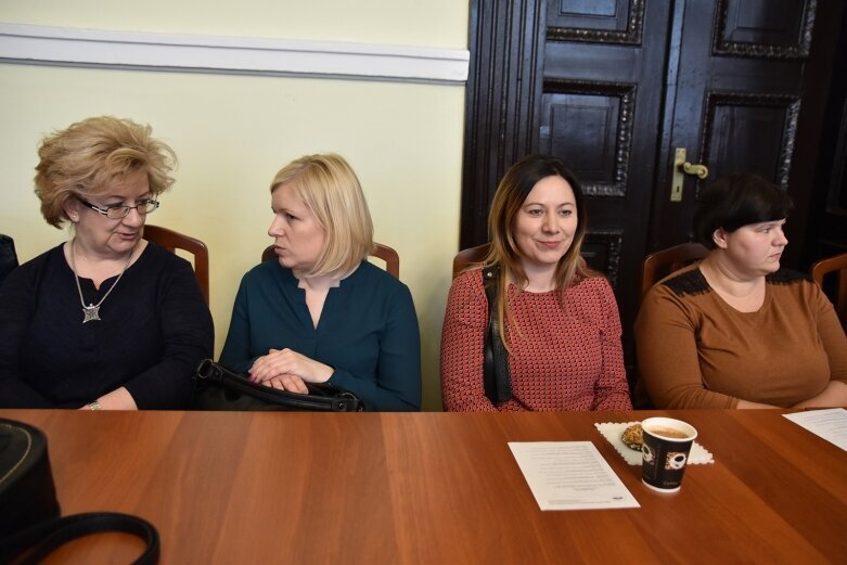  Dziecko w świecie zagrożeń na konferencji 