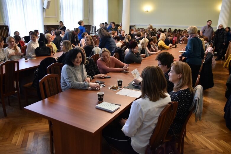  Dziecko w świecie zagrożeń na konferencji 