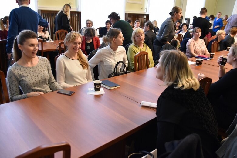  Dziecko w świecie zagrożeń na konferencji 