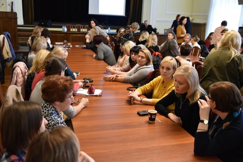  Dziecko w świecie zagrożeń na konferencji 