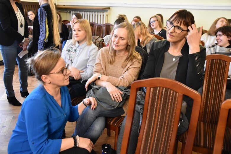  Dziecko w świecie zagrożeń na konferencji 