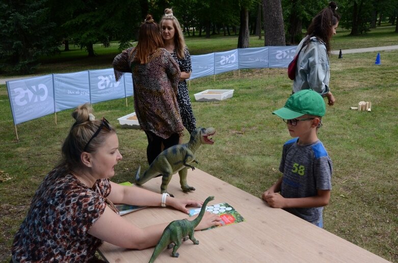  Dzień Dziecka w Skierniewicach: Park Miejski zaminił się w park jurajski 