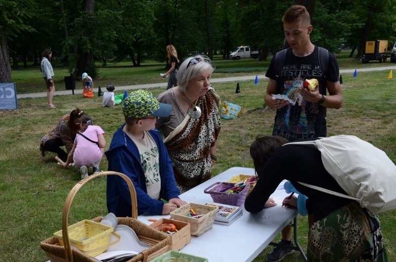  Dzień Dziecka w Skierniewicach: Park Miejski zaminił się w park jurajski 