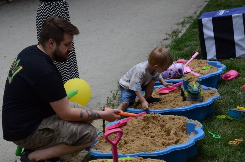  Dzień Dziecka w Skierniewicach: Park Miejski zaminił się w park jurajski 