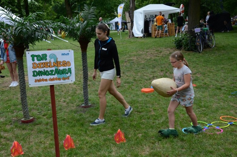  Dzień Dziecka w Skierniewicach: Park Miejski zaminił się w park jurajski 