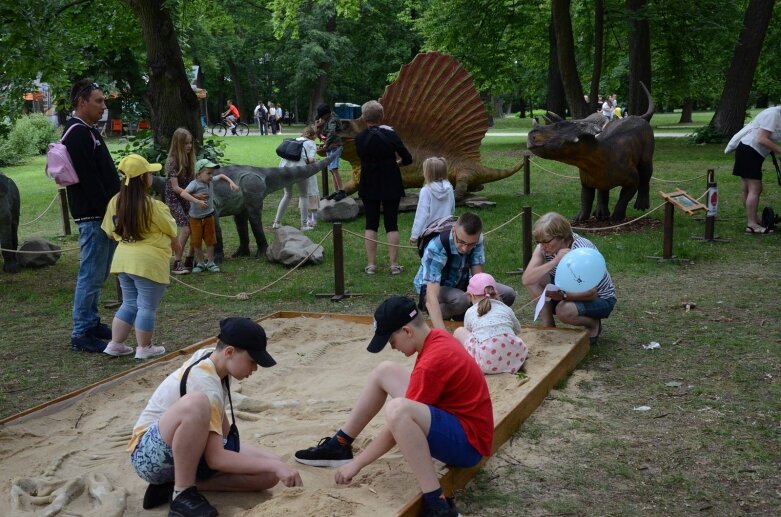  Dzień Dziecka w Skierniewicach: Park Miejski zaminił się w park jurajski 