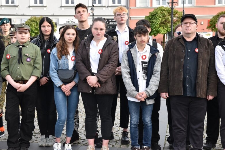  Dzień Flagi w Skierniewicach. To tutaj rozwinięto najdłuższą flagę w Łódzkiem 