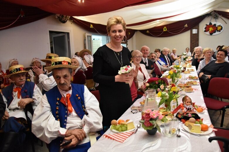  Dzień Kobiet na ludową nutę 