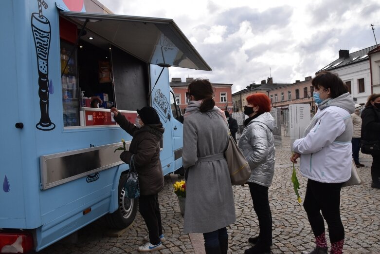  Dzień Kobiet w Skierniewicach. Na ulice miasta wyjechał specjalny Foodtruck 