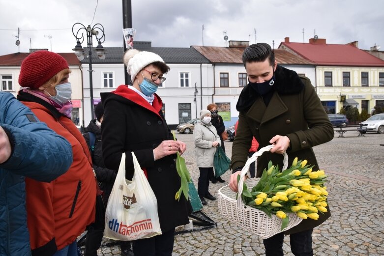  Dzień Kobiet w Skierniewicach. Na ulice miasta wyjechał specjalny Foodtruck 