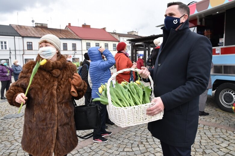  Dzień Kobiet w Skierniewicach. Na ulice miasta wyjechał specjalny Foodtruck 