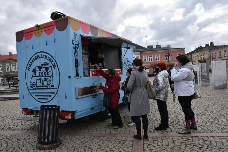  Dzień Kobiet w Skierniewicach. Na ulice miasta wyjechał specjalny Foodtruck 