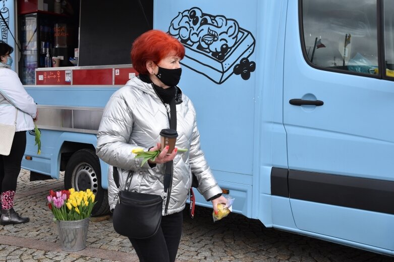  Dzień Kobiet w Skierniewicach. Na ulice miasta wyjechał specjalny Foodtruck 