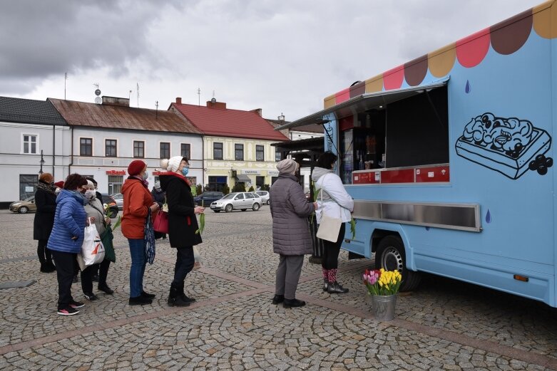  Dzień Kobiet w Skierniewicach. Na ulice miasta wyjechał specjalny Foodtruck 