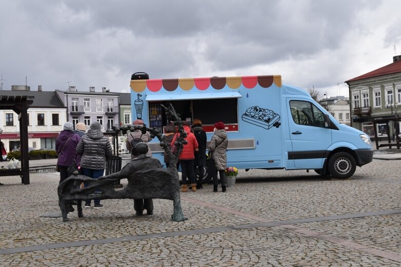  Dzień Kobiet w Skierniewicach. Na ulice miasta wyjechał specjalny Foodtruck 