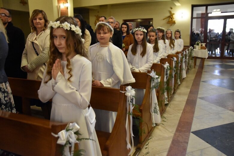  Dziś świętują jeden z ważniejszych dni w życiu. Uroczystość Pierwszej Komunii na Widoku 