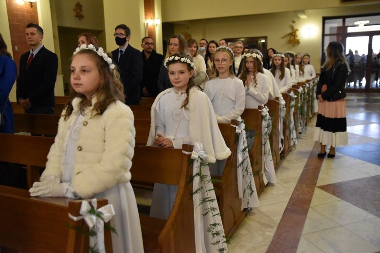  Dziś świętują jeden z ważniejszych dni w życiu. Uroczystość Pierwszej Komunii na Widoku 