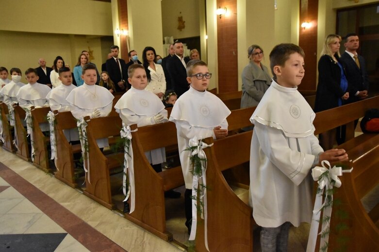  Dziś świętują jeden z ważniejszych dni w życiu. Uroczystość Pierwszej Komunii na Widoku 