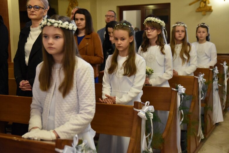  Dziś świętują jeden z ważniejszych dni w życiu. Uroczystość Pierwszej Komunii na Widoku 