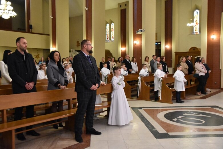  Dziś świętują jeden z ważniejszych dni w życiu. Uroczystość Pierwszej Komunii na Widoku 