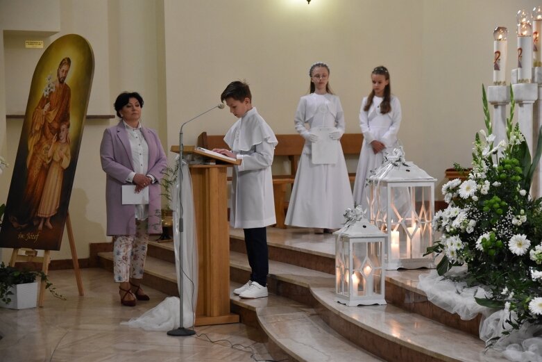  Dziś świętują jeden z ważniejszych dni w życiu. Uroczystość Pierwszej Komunii na Widoku 