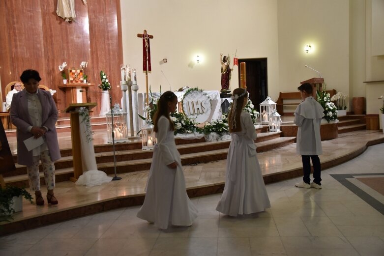  Dziś świętują jeden z ważniejszych dni w życiu. Uroczystość Pierwszej Komunii na Widoku 