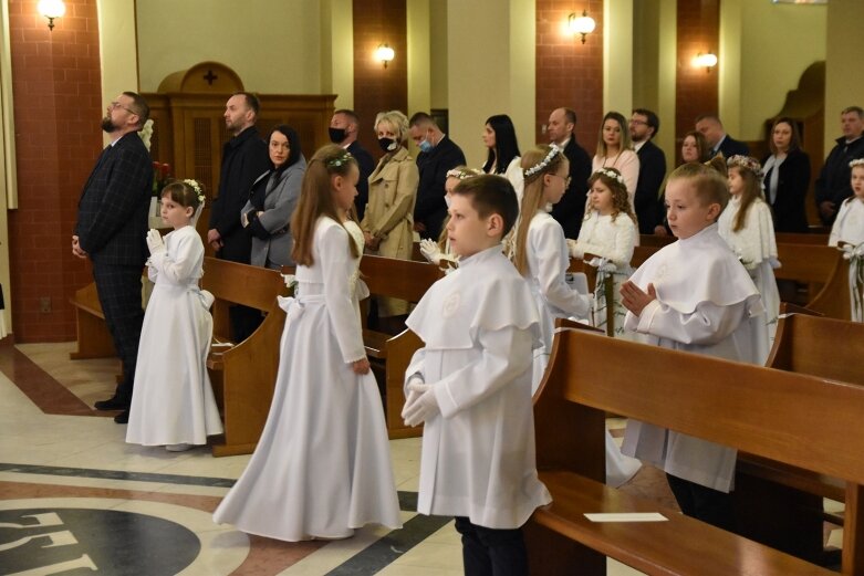  Dziś świętują jeden z ważniejszych dni w życiu. Uroczystość Pierwszej Komunii na Widoku 