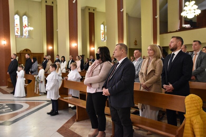  Dziś świętują jeden z ważniejszych dni w życiu. Uroczystość Pierwszej Komunii na Widoku 