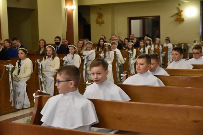  Dziś świętują jeden z ważniejszych dni w życiu. Uroczystość Pierwszej Komunii na Widoku 