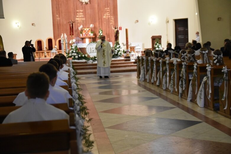  Dziś świętują jeden z ważniejszych dni w życiu. Uroczystość Pierwszej Komunii na Widoku 