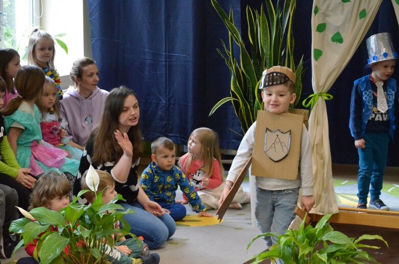  Ekologiczny pokaz mody w skierniewickim przedszkolu 