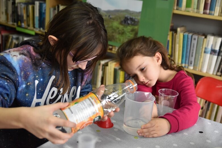  Eksperymenty w bibliotece na Rawce 