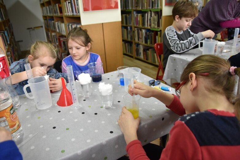  Eksperymenty w bibliotece na Rawce 