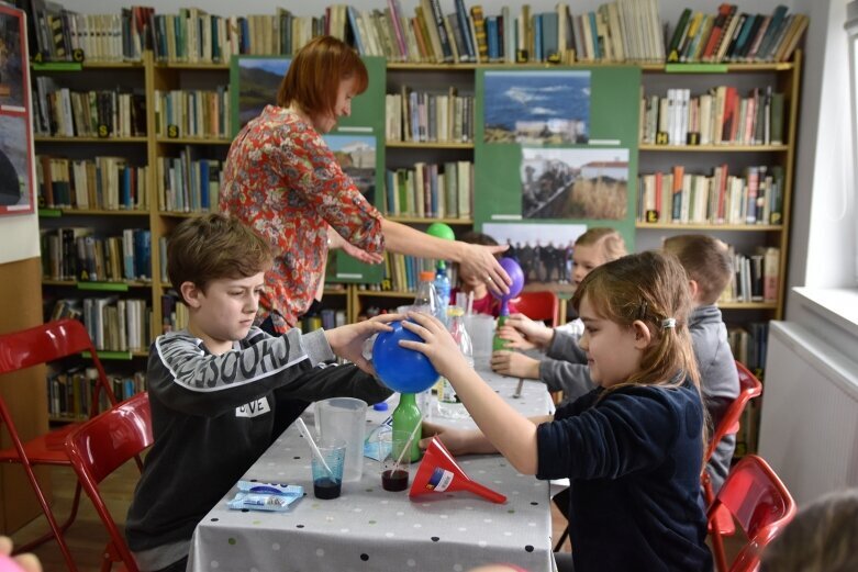  Eksperymenty w bibliotece na Rawce 