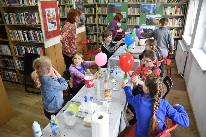  Eksperymenty w bibliotece na Rawce 