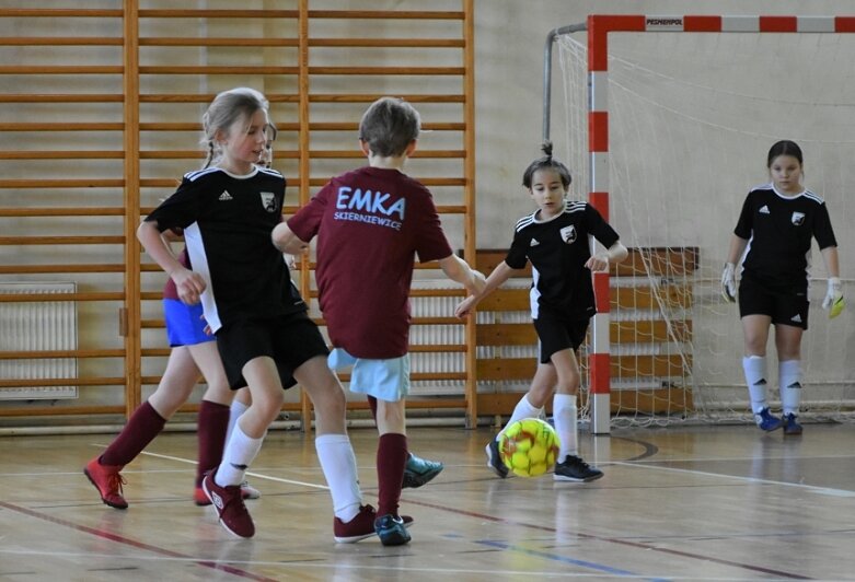  EMKA Cup 2022. Turniej dziewcząt z rocznika 2011 i młodszych 