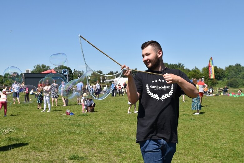  Festiwal latawców i baniek mydlanych nad zalewem 